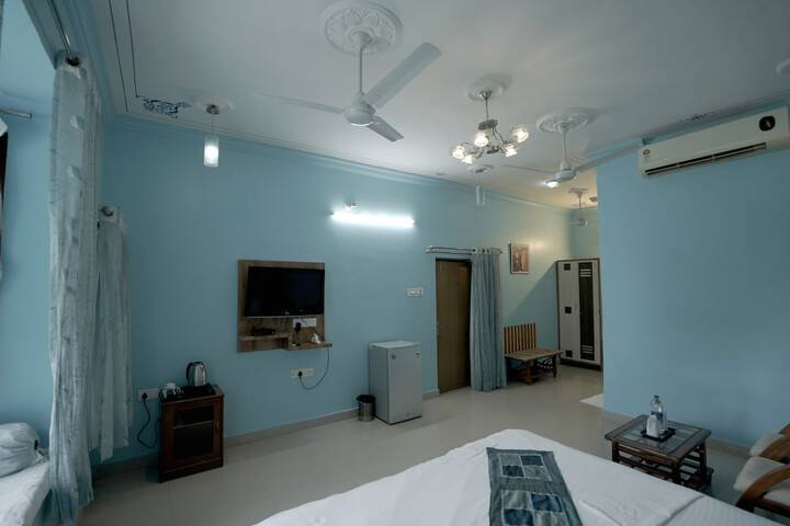 Room 15 of 59
