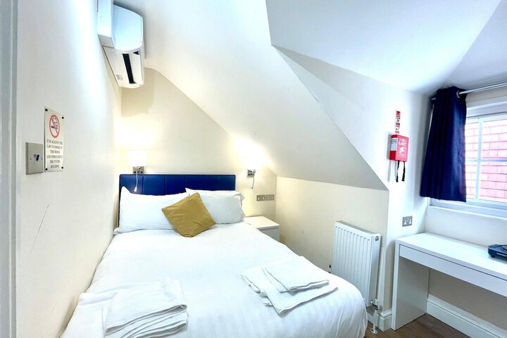 Room 30 of 71