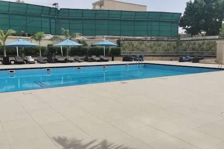Pool 13 of 61