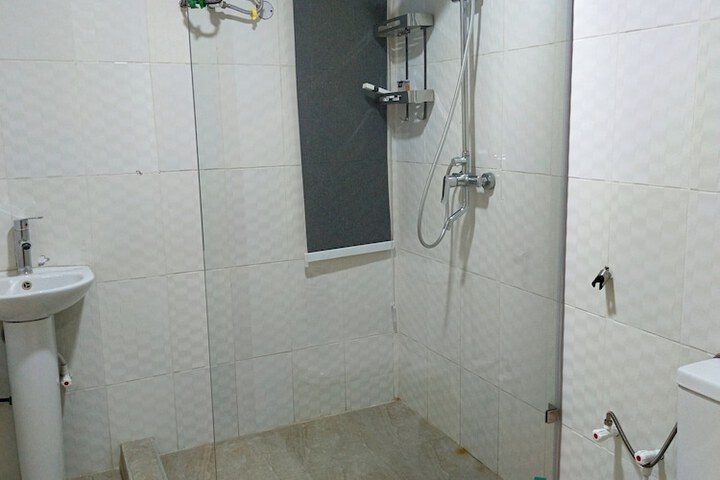 Room 52 of 77