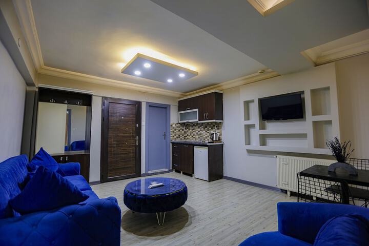 Room 7 of 18