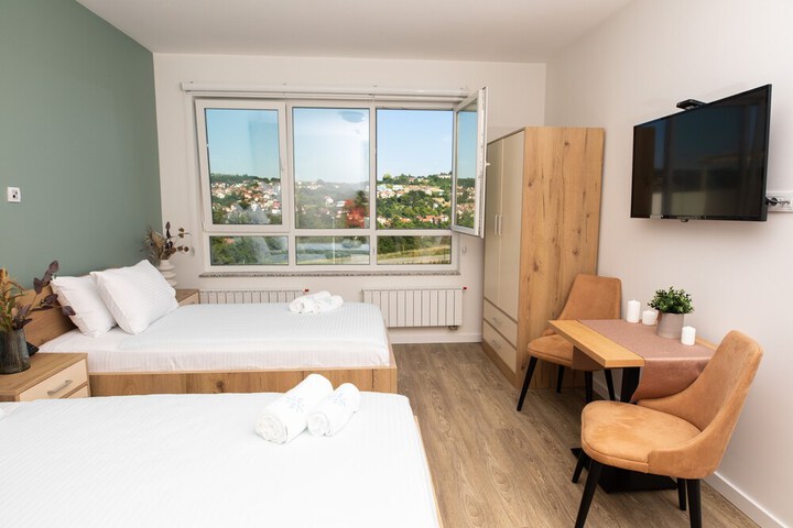 Room 9 of 27