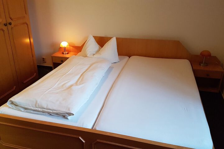 Room 15 of 40