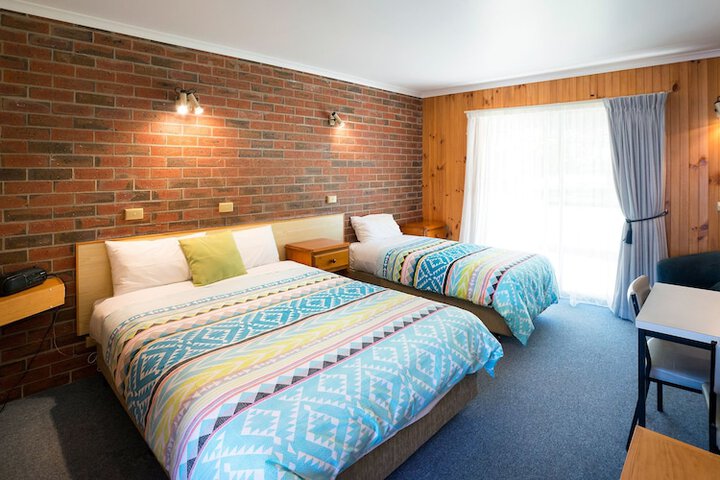 Room 9 of 35