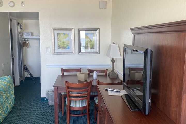 Room 2 of 65