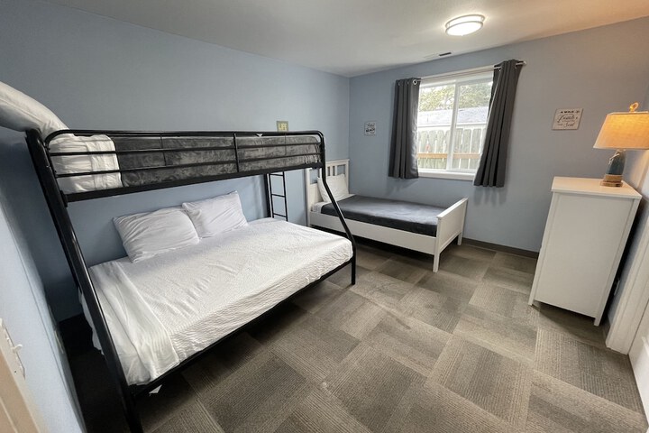 Room 42 of 136