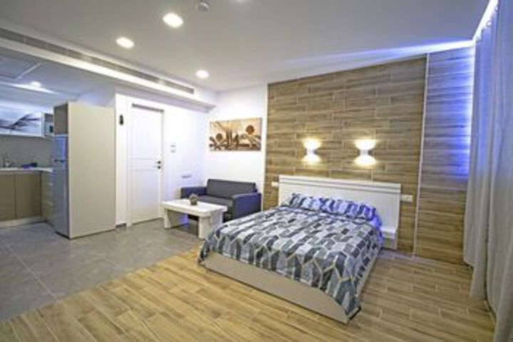 Room 14 of 30