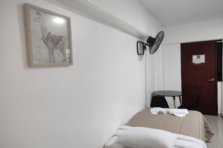 Room 16 of 60