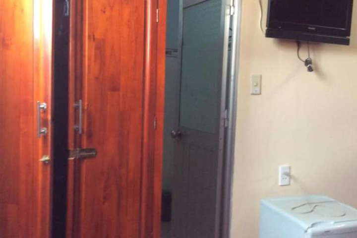 Room 5 of 20