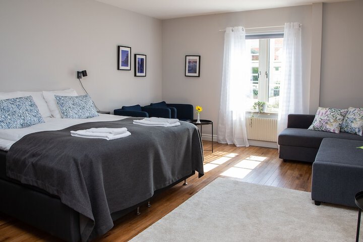 Room 10 of 27