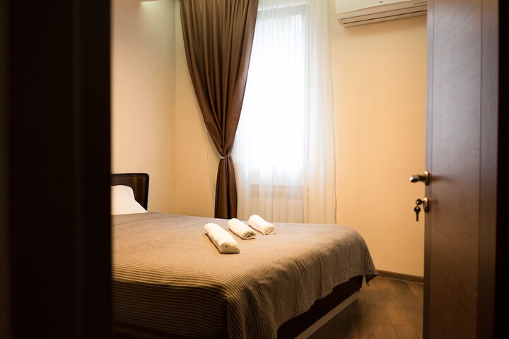 Room 17 of 36