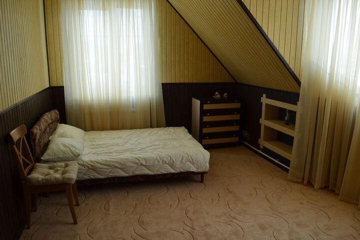 Room 4 of 22