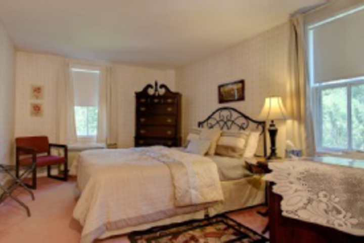 Room 284 of 408