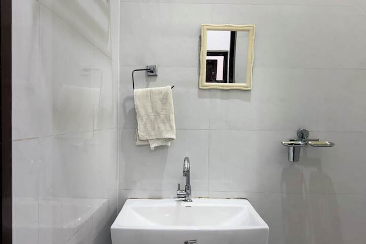 Room 16 of 23