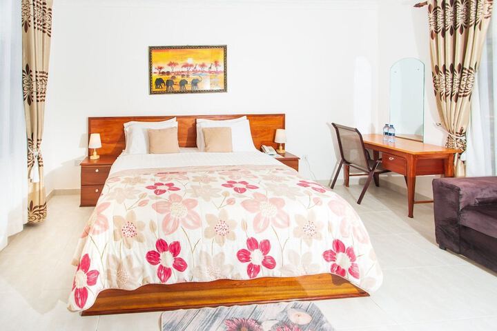 Room 34 of 161