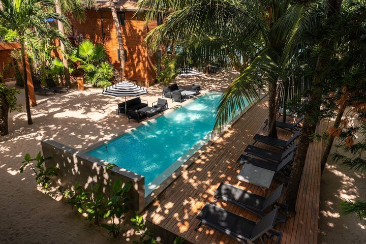 Pool 61 of 114