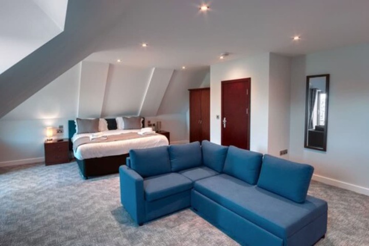 Room 13 of 66
