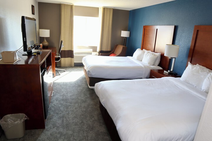 Queen Bed Accessible (2 of 7)
