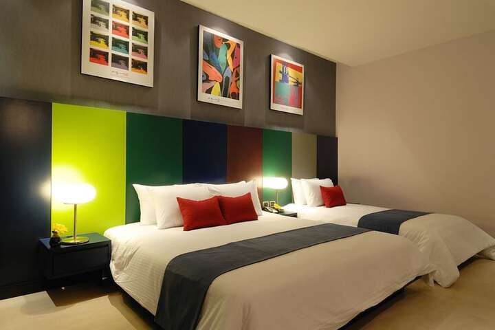 Room 42 of 168