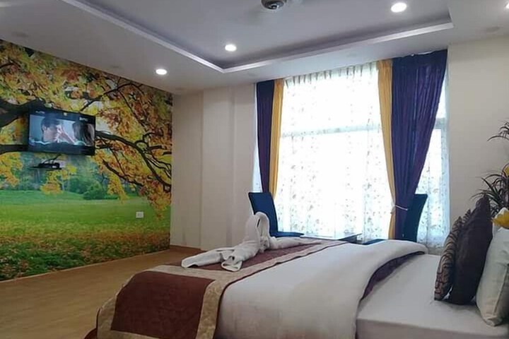 Room 26 of 77