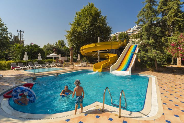 Pool Hotel