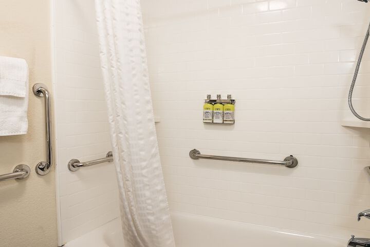 Room 32 of 42