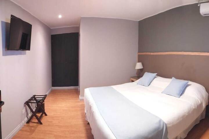 Room 2 of 6