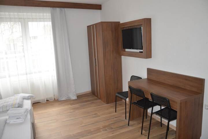 Room 9 of 29