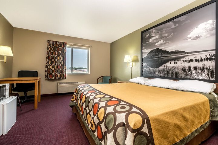 Room 9 of 31