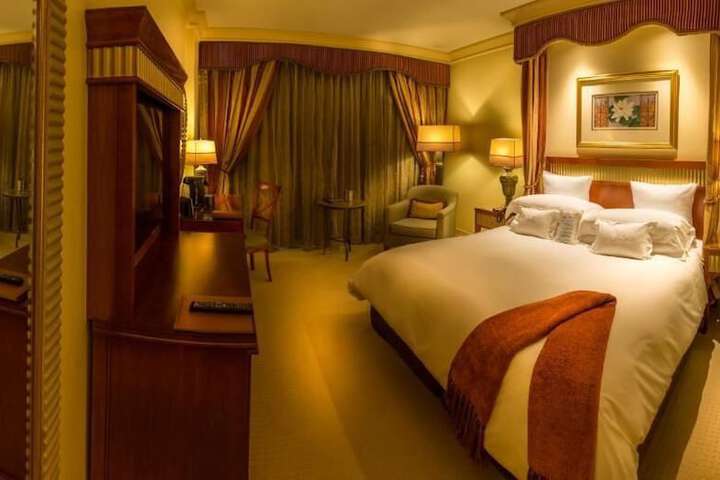 Room 42 of 95