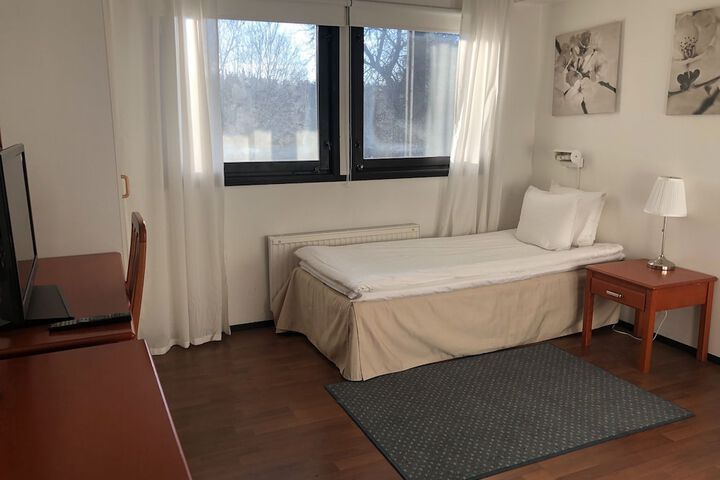 Room 2 of 74