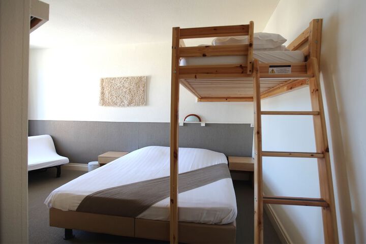 Room 13 of 52