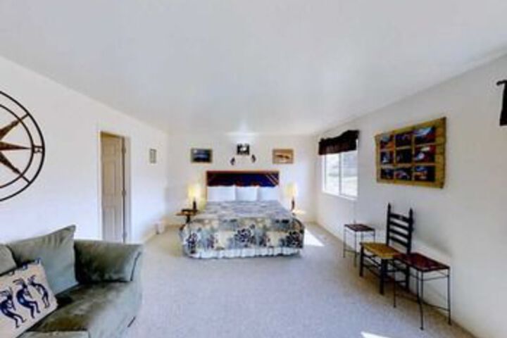 Room 25 of 137