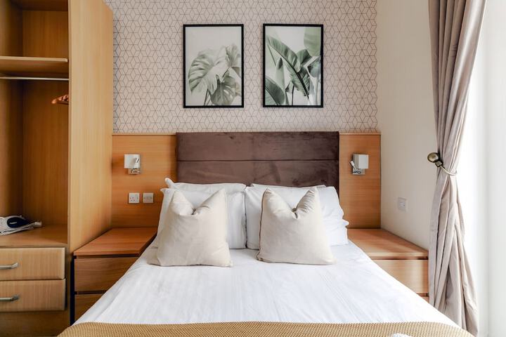 Room 83 of 110