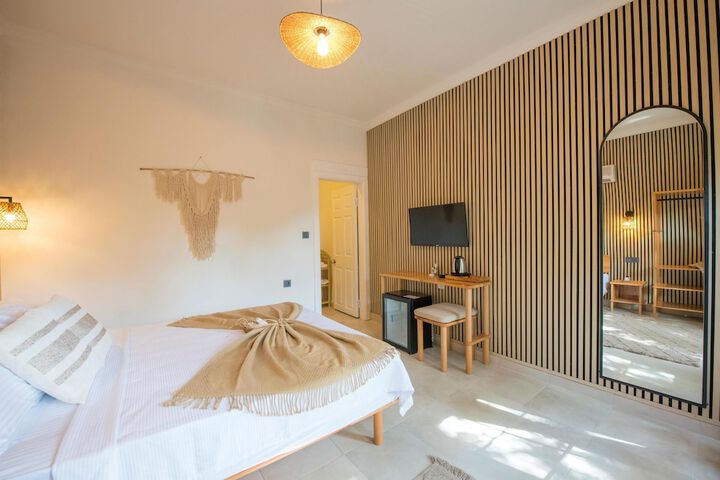 Room 3 of 25