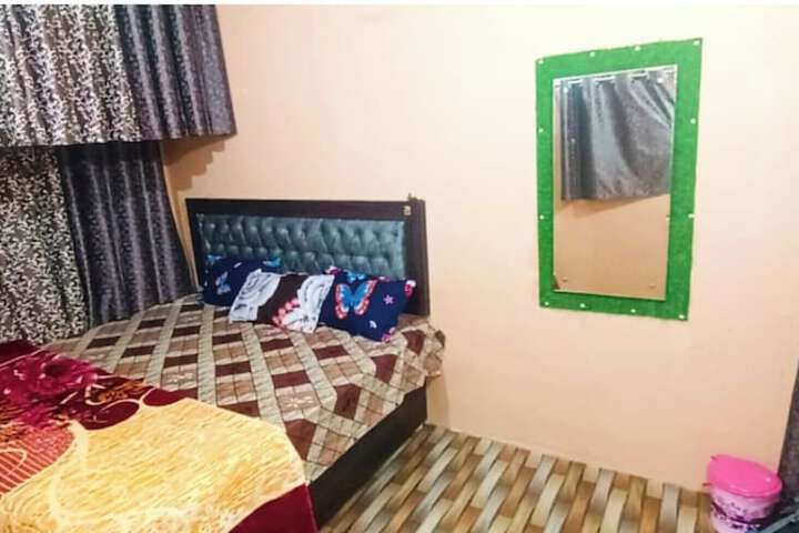Room 12 of 21