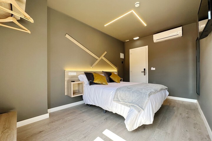 Room 33 of 84