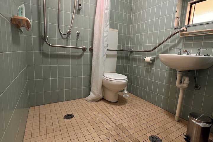 Room 9 of 20