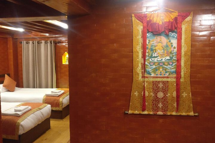 Room 17 of 33