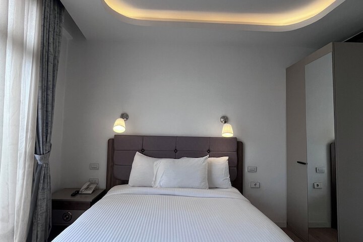 Room 12 of 47