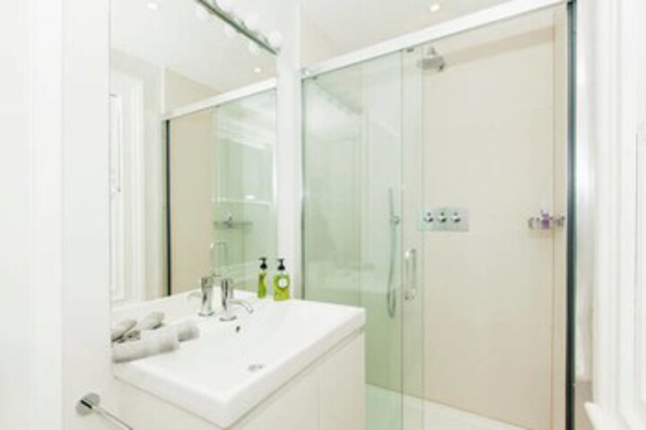 Room 2 of 19