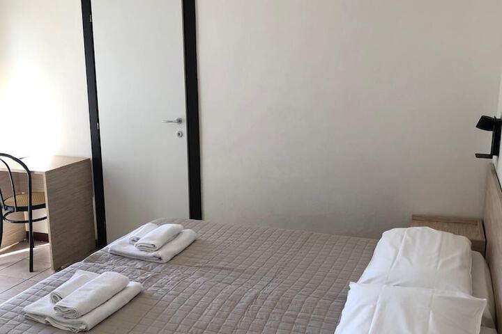 Room 6 of 19