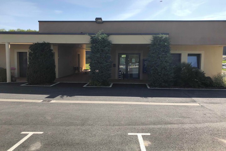 Hotel Exterior 57 of 61