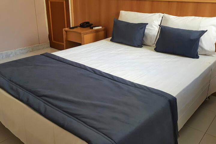 Room 10 of 26