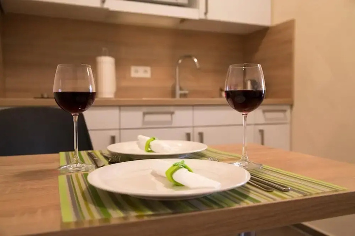 Dining 16 of 20