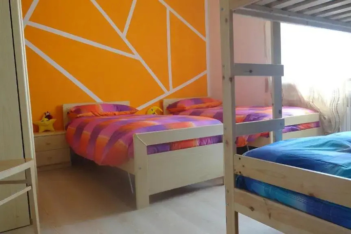 Room 1 of 16