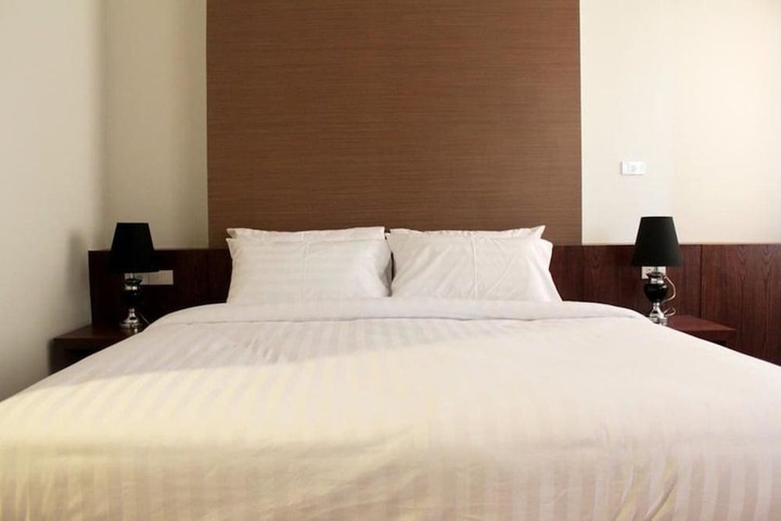 Room 2 of 56