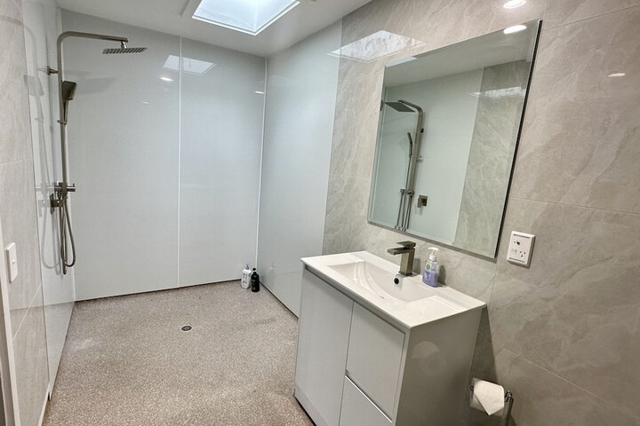 Room 34 of 49