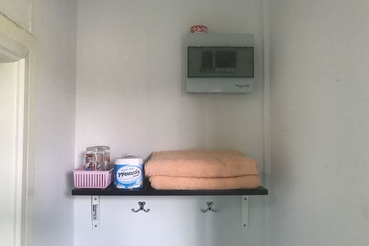 Room 27 of 189