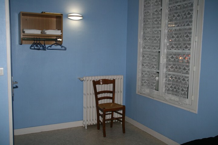 Room 13 of 31